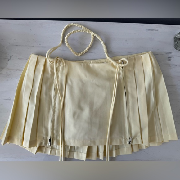 no dress yellow pleated mini skirt🐣 - Picture 3 of 9